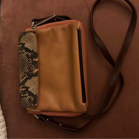 POUR LA VICTOIRE Crossbody small bag - Picture 7 of 7